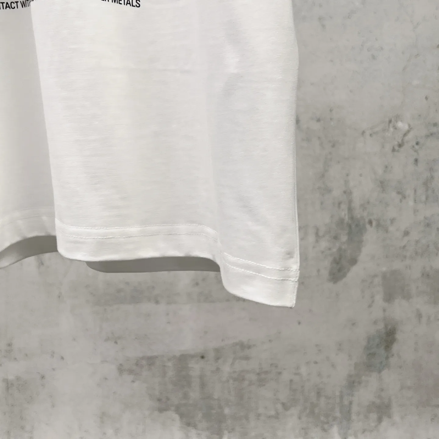 【 . Quality】BALENCI*GA/ .SS 26 New Arrival T 。 . Authentic ， 。 ZP 。 260 ， . ， ，。 。 。 。 ， 。 OS . Same Style ：BL 263771 ：Black White Size：XS S M L